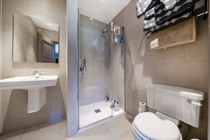 En-suite- click for photo gallery